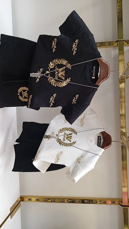 W jeans logo gold