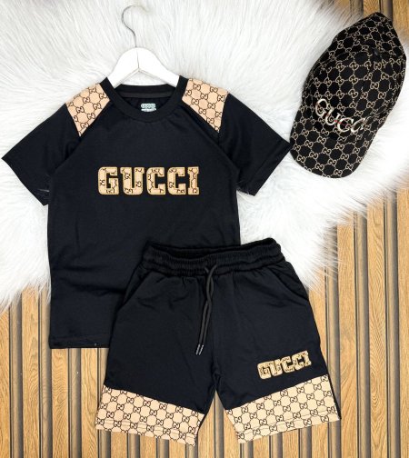 Gucci اسود كتابة بيج